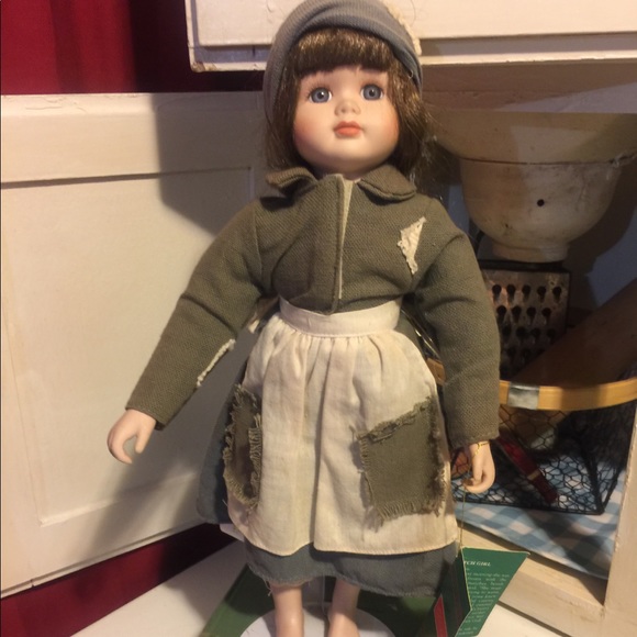 house of lloyd christmas around the world dolls